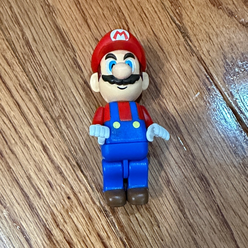 Nintendo Super Mario Bros Mario Knex Lego Figure 2"Figures